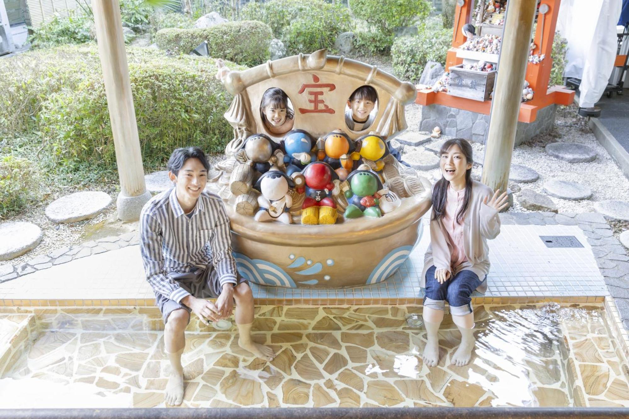 Ooedo Onsen Monogatari Premium Gero Honkan Exterior foto